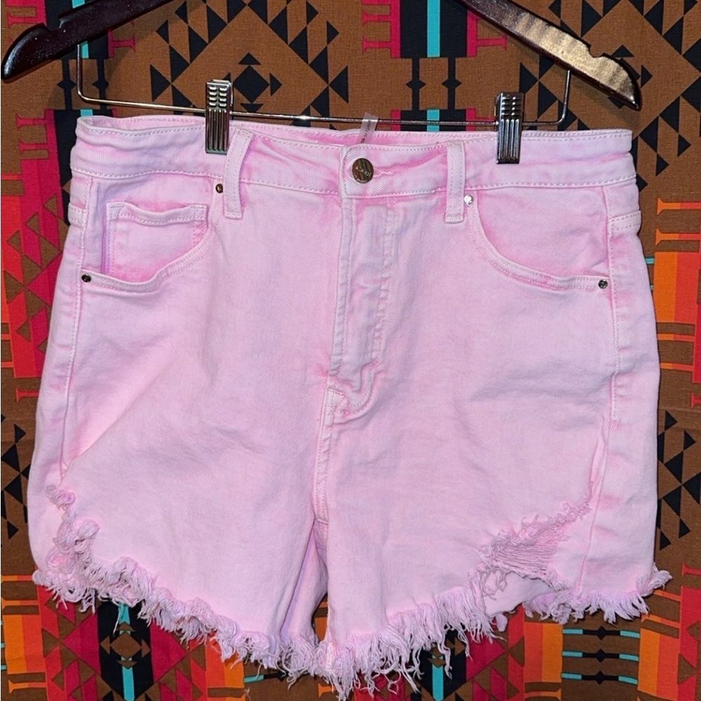 Trendy Pink Frayed Hem Jean Shorts